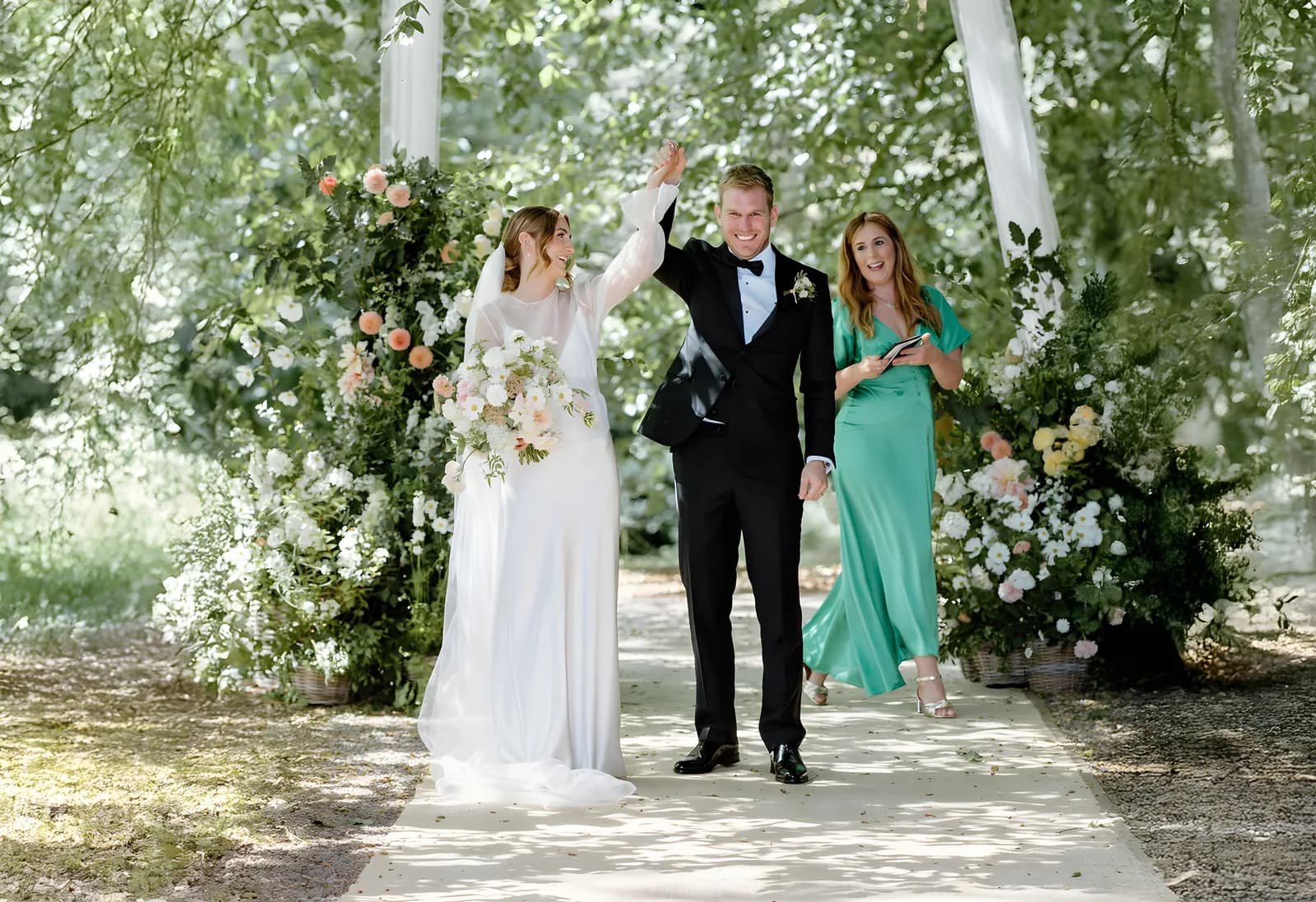 A wedding ceremony led by Laura Crockett Celebrant